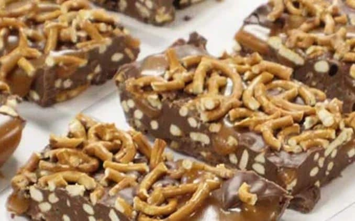 Ridiculously Indulgent Caramel Pretzel Crack Bars Recipe