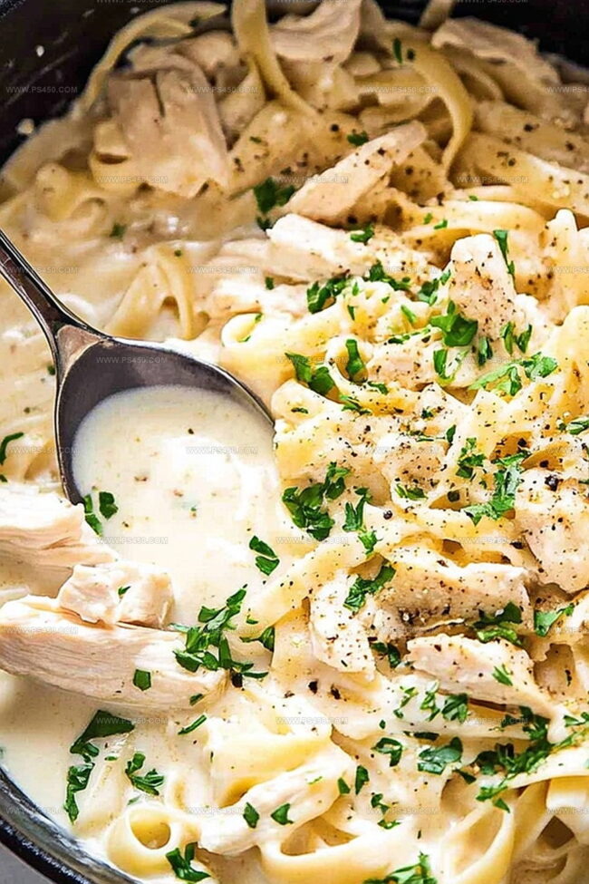 Why One Pot Chicken Alfredo Pasta Is Creamy And Convenient