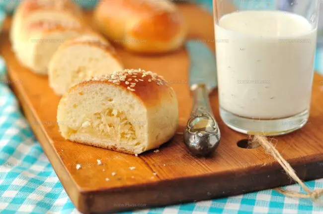 Cocktail Bun (Gai Mei Bao)