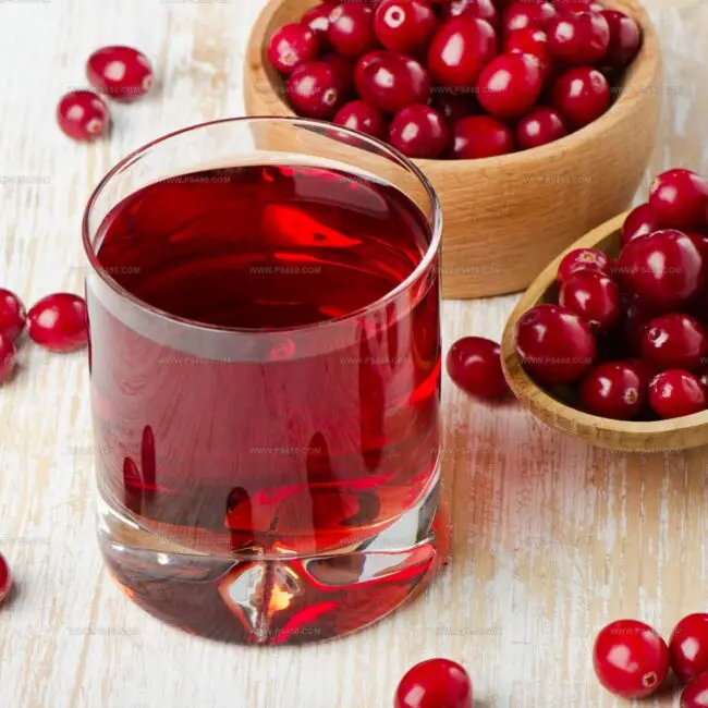 The Mix of Fish Sauce, Lemon Juice, and Cranberry Juice