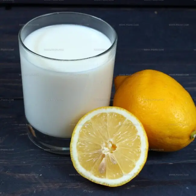 Homemade Buttermilk Milk and Lemon Juice